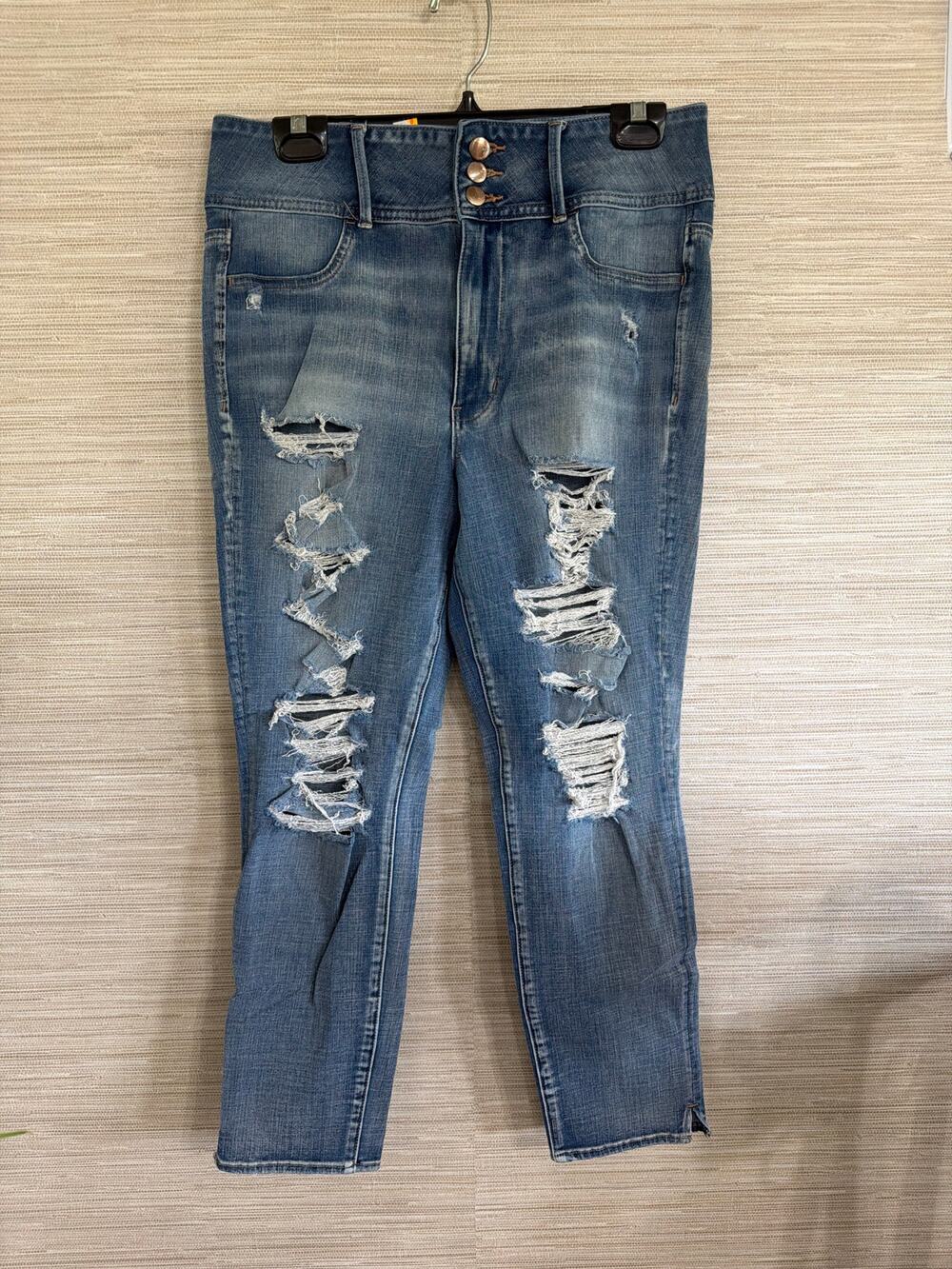 American Eagle Jeans women's Super Hi-Rise Jegging distressed size 14